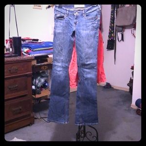 Cutee hollister jeans!!